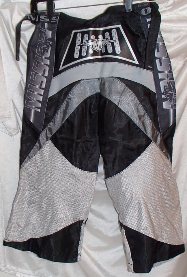 mission-d3-silver-black-street-roller-hockey-pants-junior-size-small